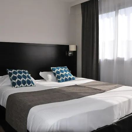 Des Quatrans Hotel 3*