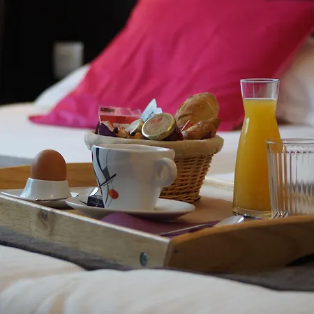 Des Quatrans Hotel 3*