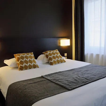 Otel Kyriad - Centre