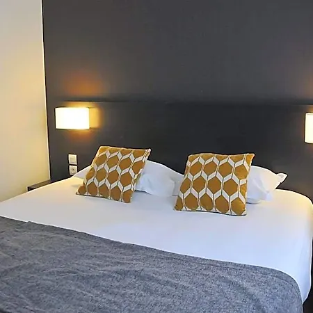 Otel Kyriad - Centre 3*