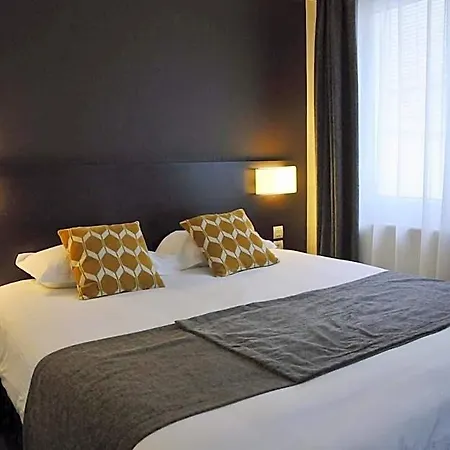Otel Kyriad - Centre 3*