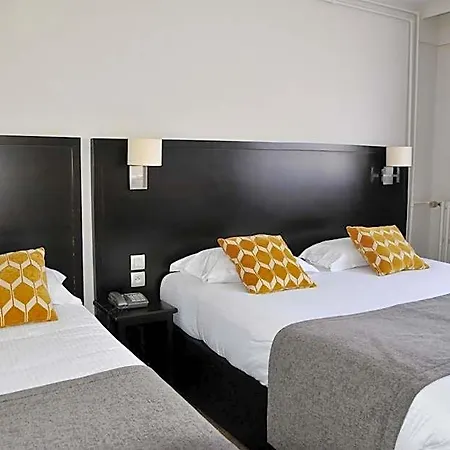 Otel Kyriad - Centre 3*