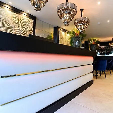 Otel Kyriad - Centre 3*