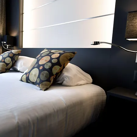 Otel Kyriad - Centre