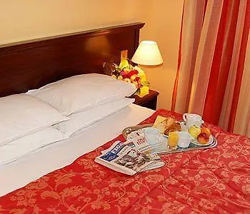 Kyriad - Centre Hotel 3*