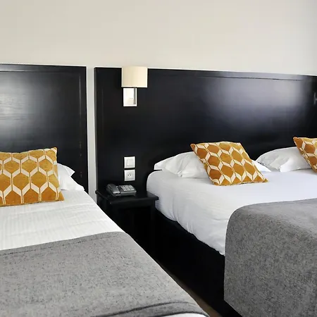 Otel Kyriad - Centre
