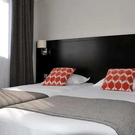 Des Quatrans Hotel 3*