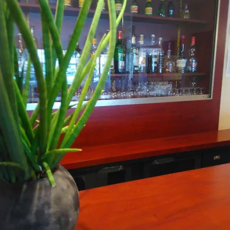 Hotel Des Quatrans Caen