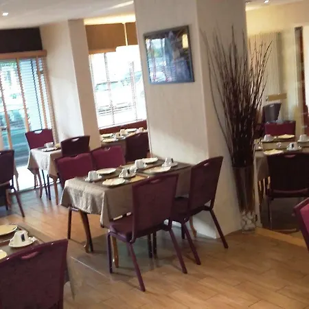 Des Quatrans Hotel 3*