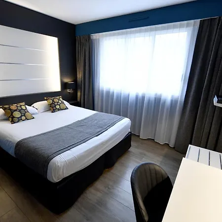 Des Quatrans Hotel 3*