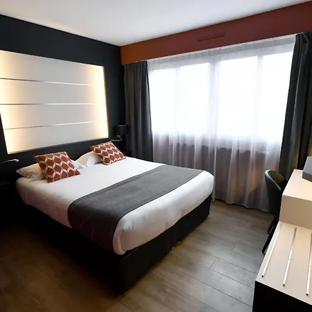 Des Quatrans Hotel