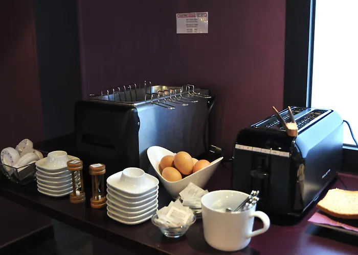 Hotel Des Quatrans Caen