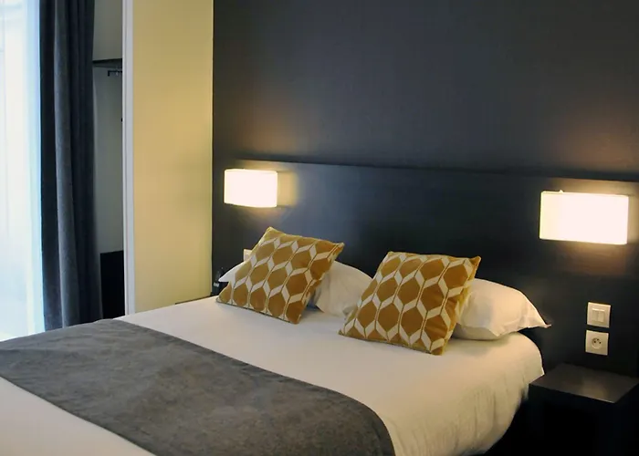 Hotel Des Quatrans Caen