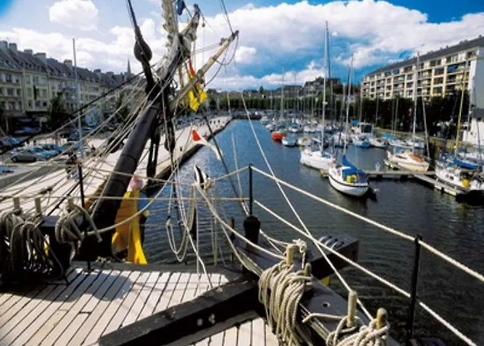 Hotel Des Quatrans Caen